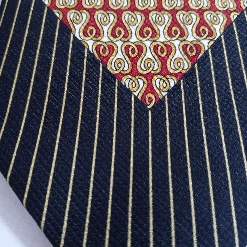 Lugari 100% Silk Handcrafted Designer Necktie Made in Italy classic 57